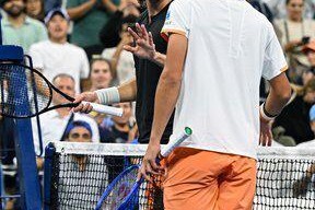 华体会登陆-英国网球队险胜世界网球队，西西帕斯制霸全场的简单介绍