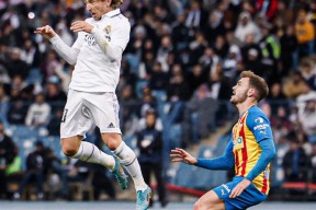 华体会登陆-巴萨险胜AC米兰，卡瓦尼梅开二度英超的简单介绍