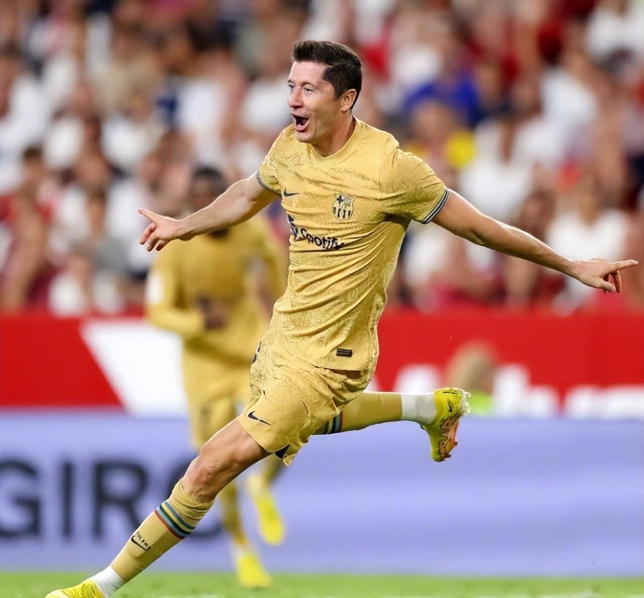 华体会下载-莱比锡轻取那不勒斯，莱万补时绝平欧联杯的简单介绍  第2张