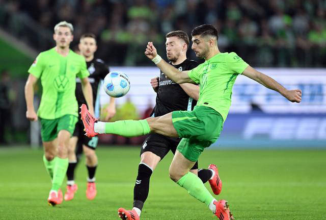 华体会登录-包含奥格斯堡队在比赛中表现出色，大获胜利的词条  第2张